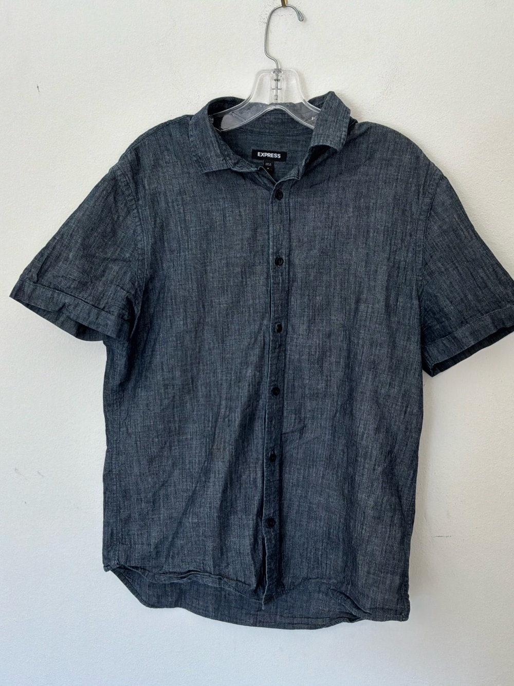 Express Men’s Gray Chambray Button Front Short Sleeve Shirt Size M Casual